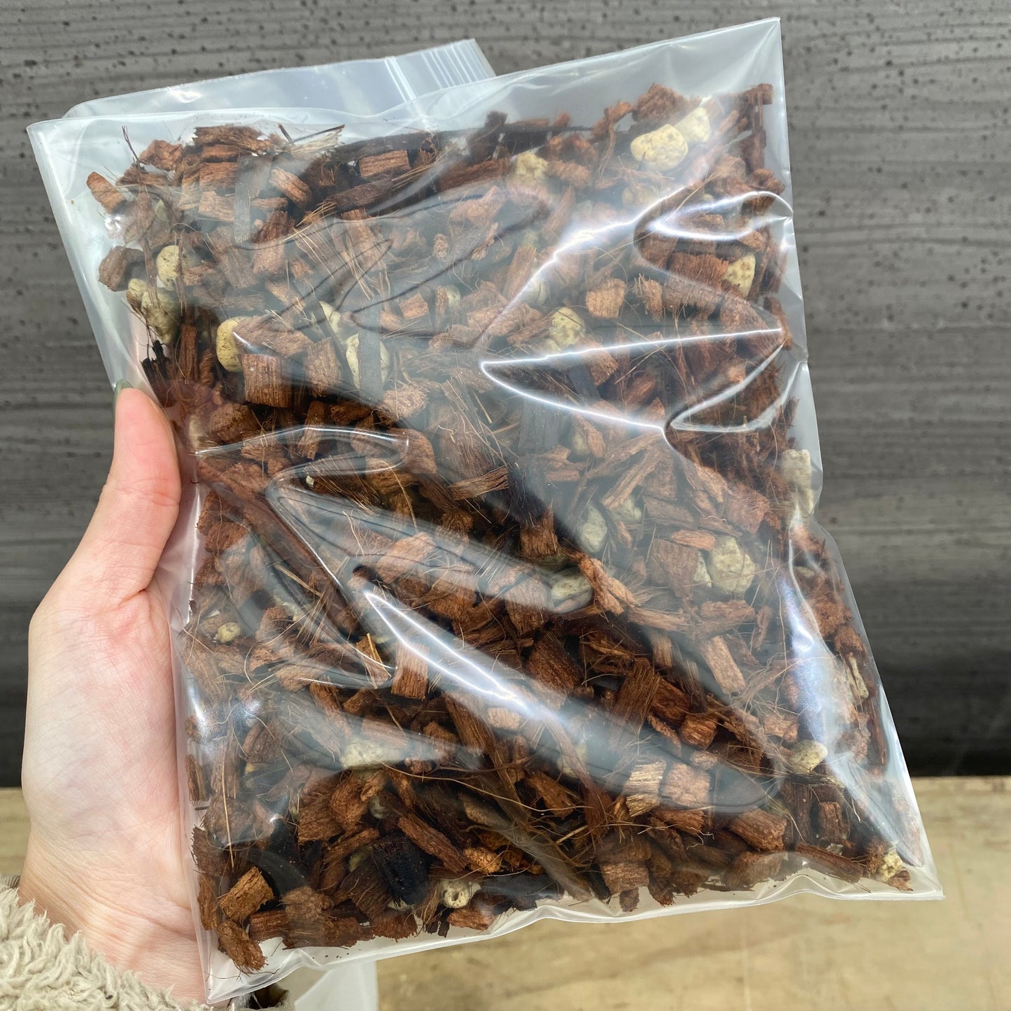 【セット販売】植物植え替え用★半透明スリット鉢4号/ねこチップMサイズ/社長絶賛肥料オスモコート