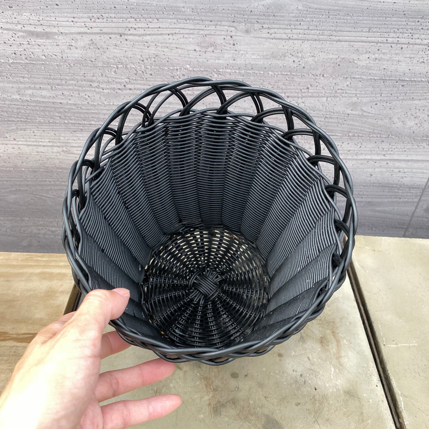 MIKUNIバスケット ブラック Mサイズ ★6号スリット鉢適用 1ポットサービス