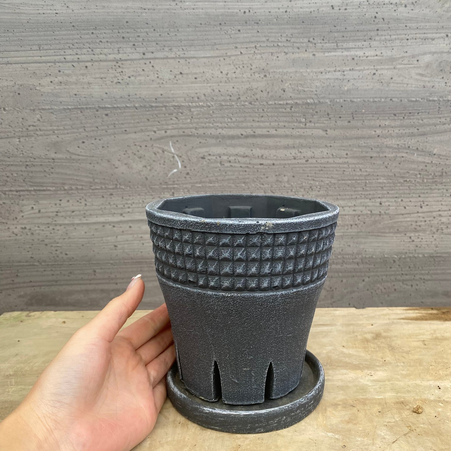 No.08025　スリットポット　ブラック