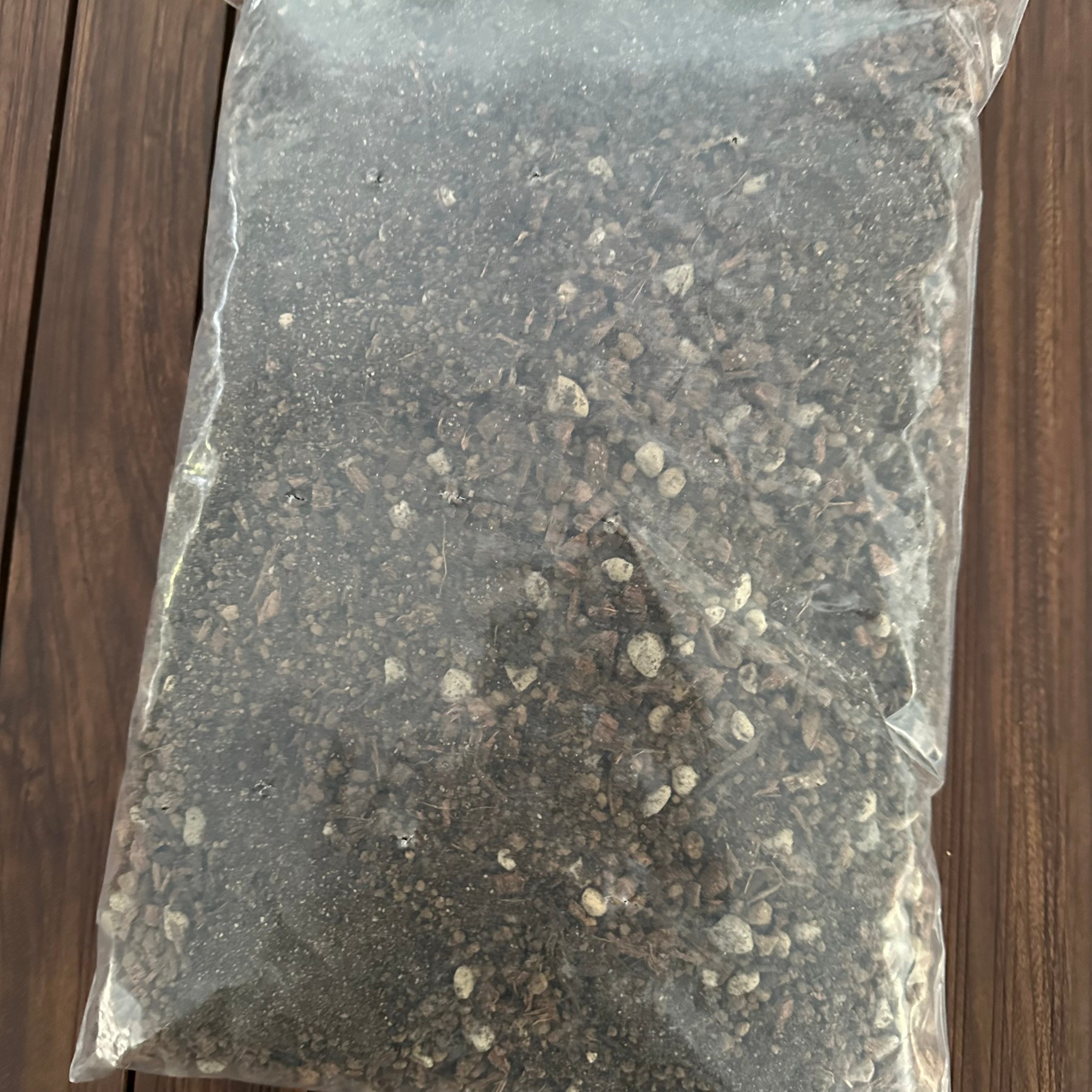 培養土・ねこチップ・肥料 – 植物家族