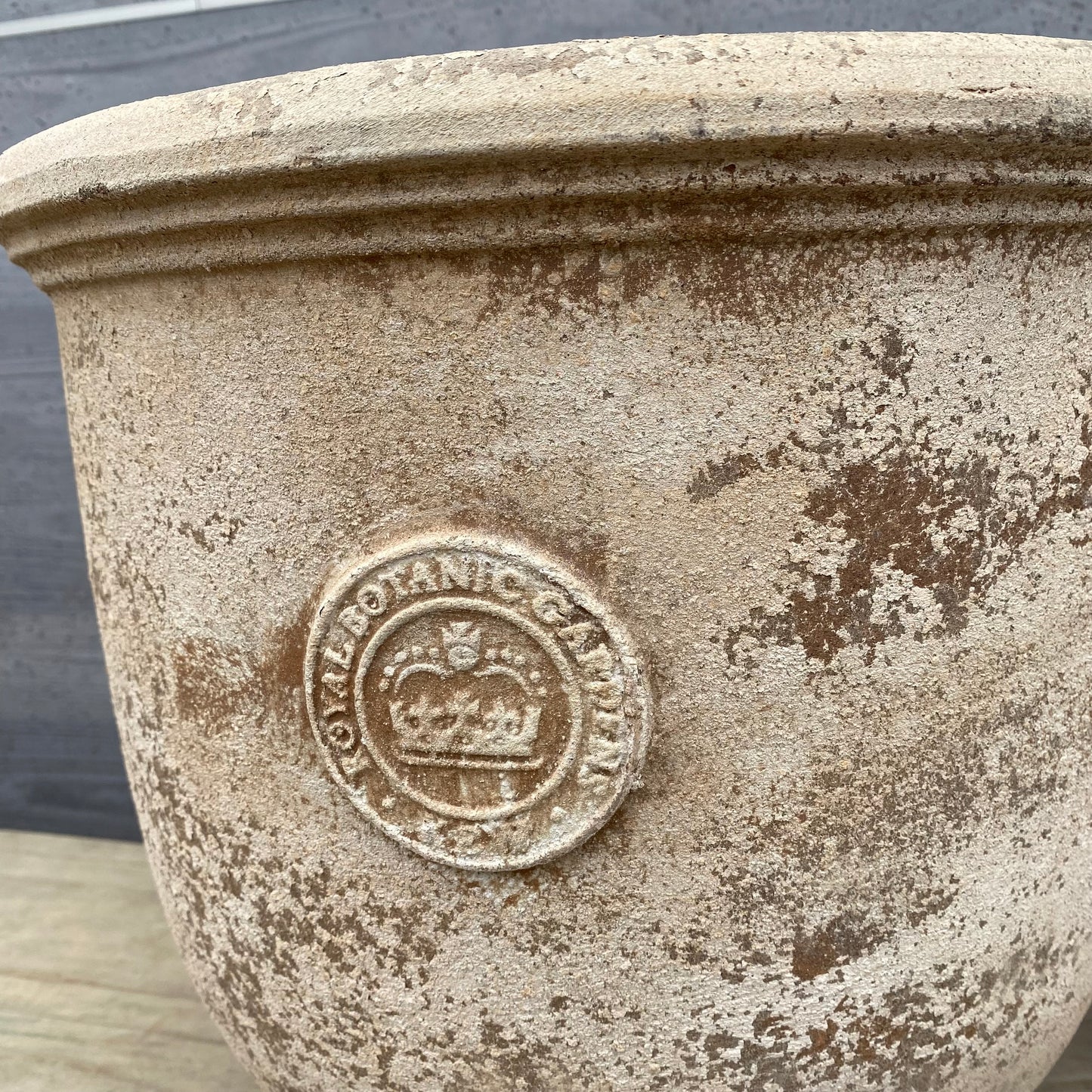 ラウンドキュー　アンティーク　M