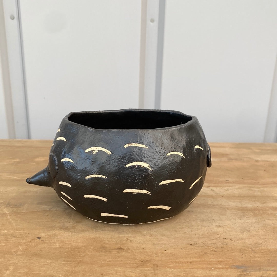 ハンドメイド 動物陶器鉢 ハリネズミ