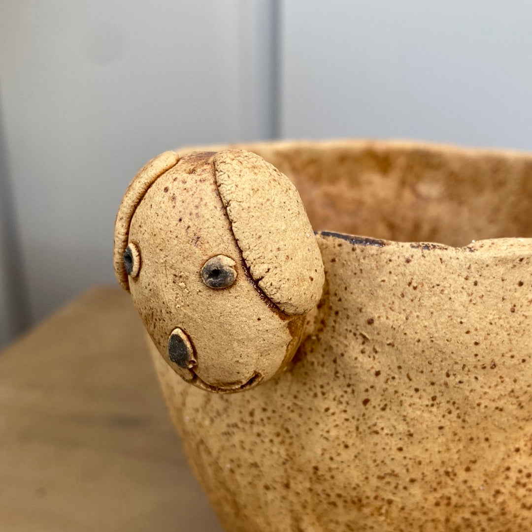 ハンドメイド動物陶器鉢 ベージュ ラブラドール Ｌ