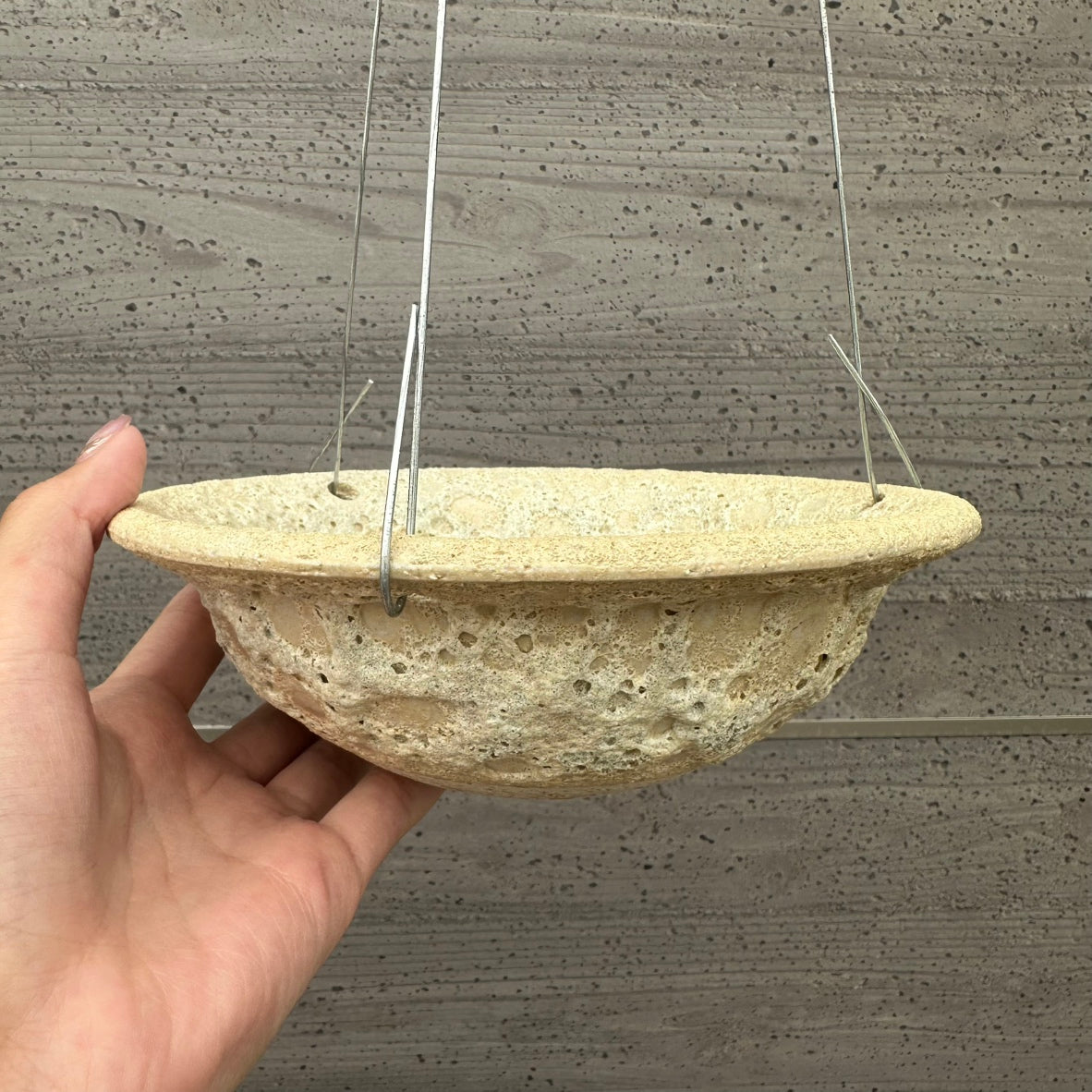 RIM BOWL PLANTER LAVA/WHITE